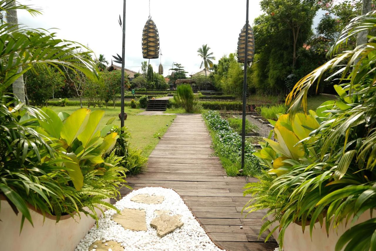 Alaya Resort Ubud Exterior photo